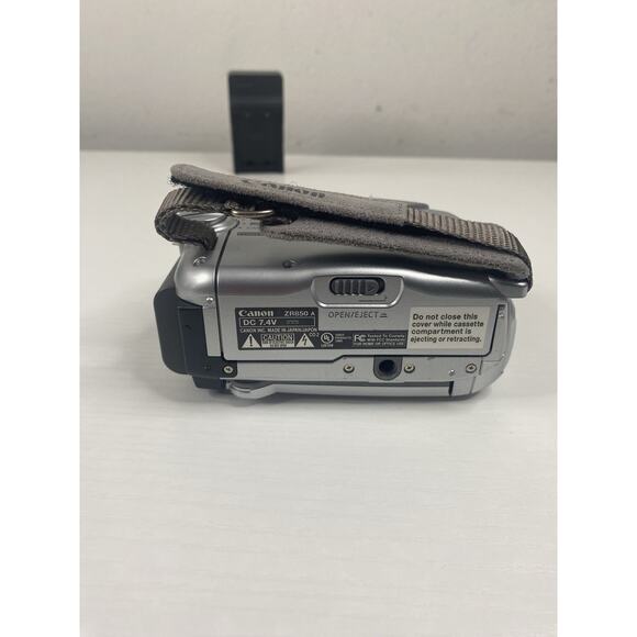Canon ZR 850 Mini DV Video Camcorder w/Battery and Charger Tested Working - Picture 5 of 6